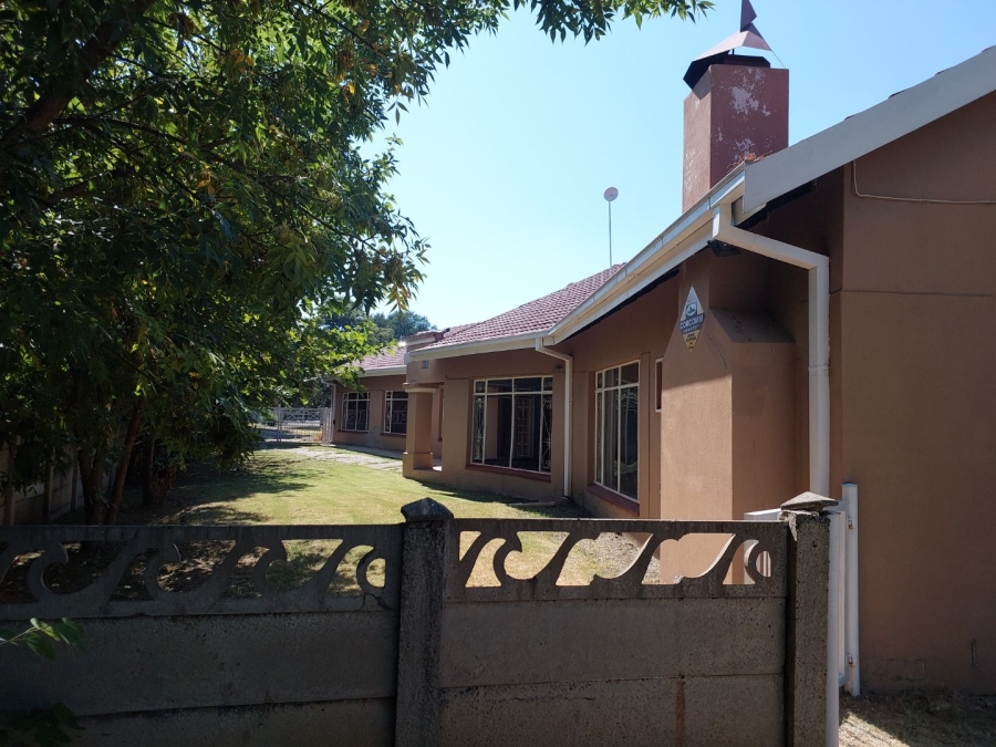 To Let 3 Bedroom Property for Rent in Suidrand Free State